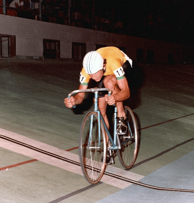 Ciclista em pista