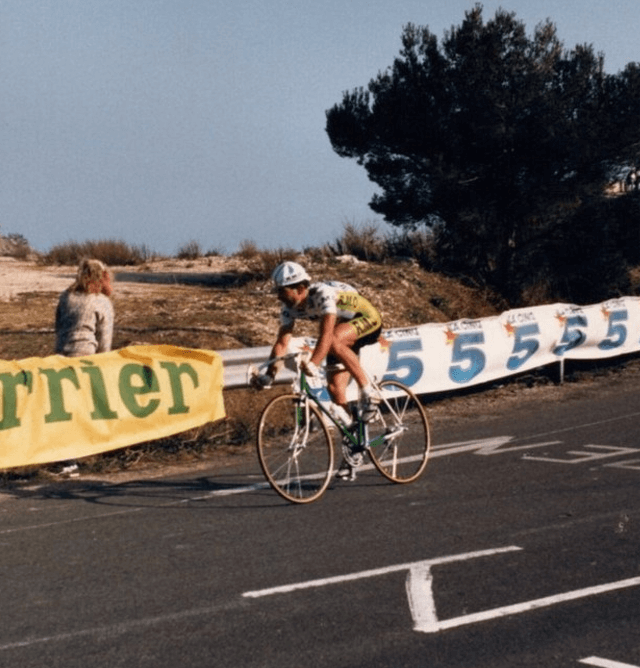Ciclista em competição