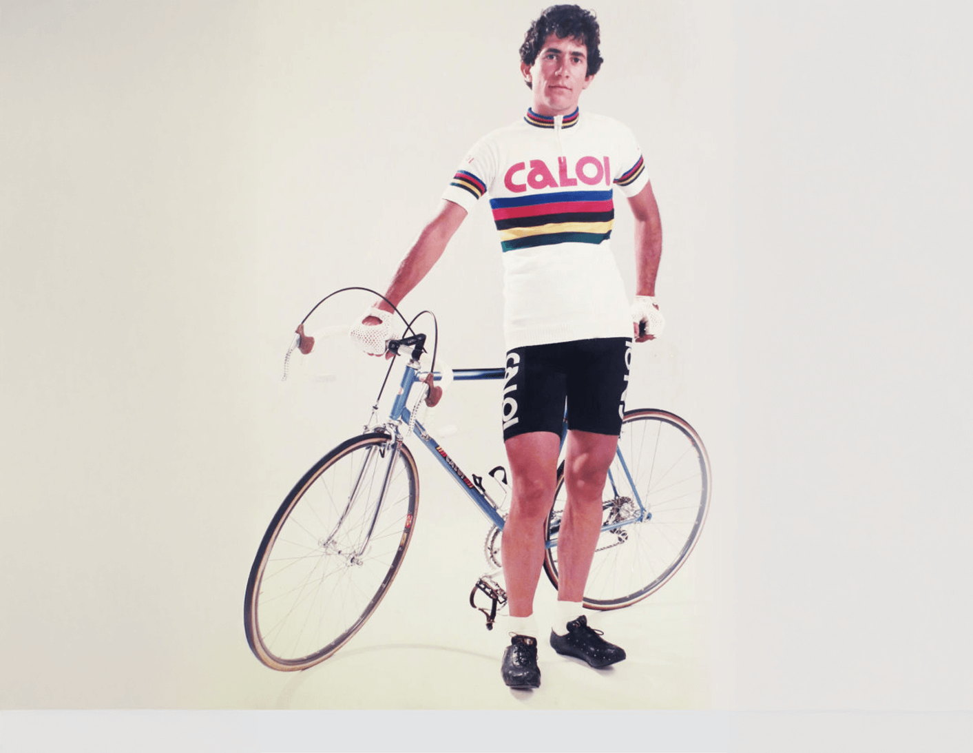Mauro Ribeiro jovem com bicicleta Caloi